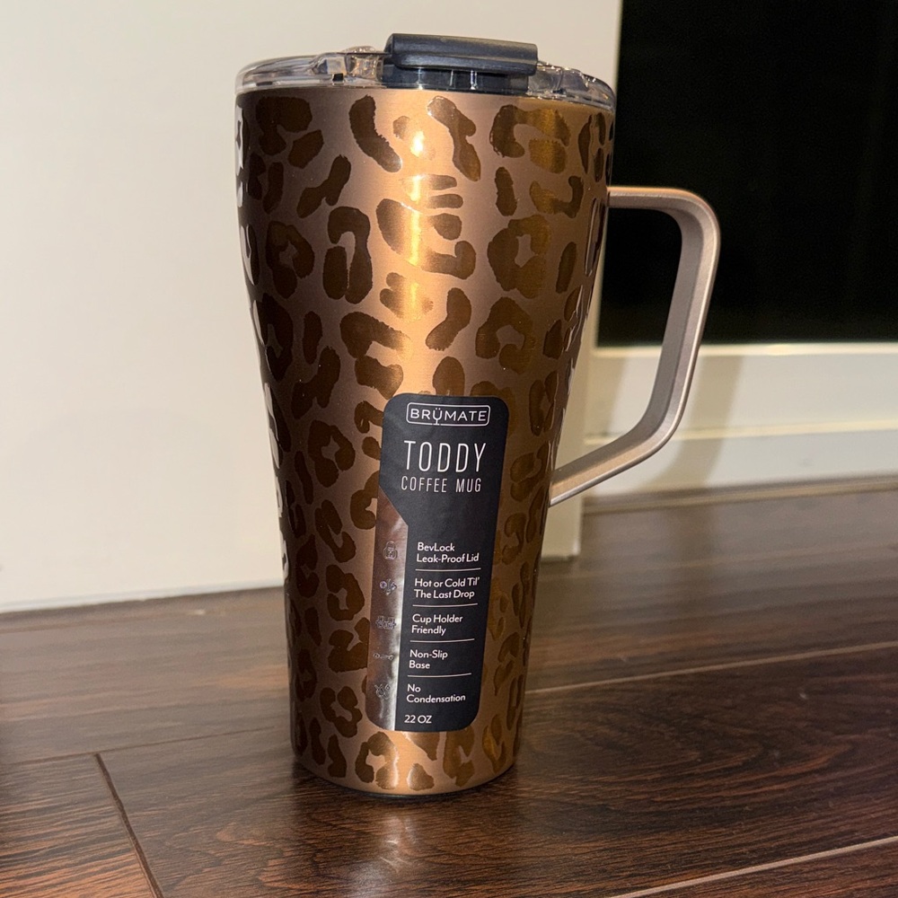 BrüMate Toddy 22 oz Coffee Mug Gold Leopard